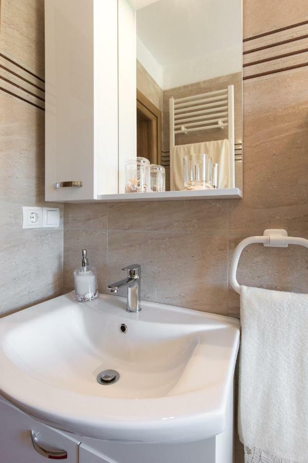 Apartment Doris, Nenadici Nenadici  Buitenkant foto